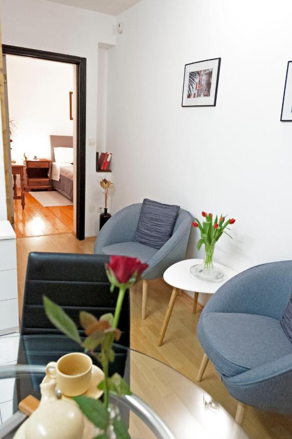 Apartman Rosa 1 *
